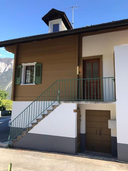 La Maisonnette : Charmante Maison Independante Salgesch Buitenkant foto